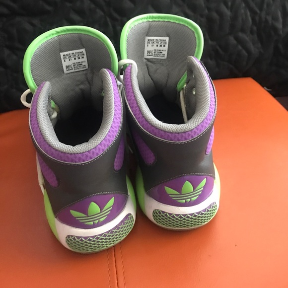 Shoes - Picture 3 of 4