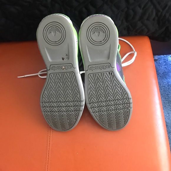 Shoes - Picture 4 of 4