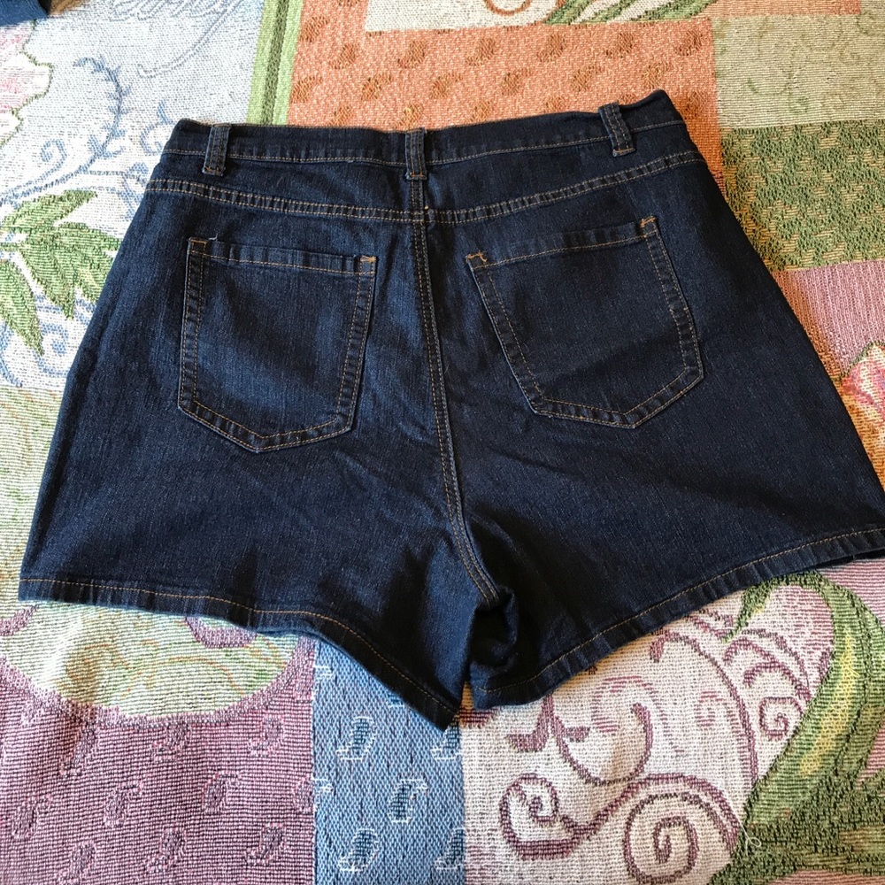 Women's plus size jean shorts
