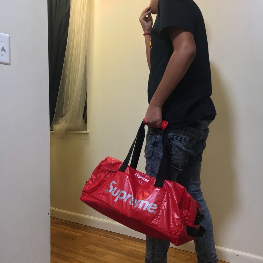 Authentic Supreme Duffle Bag FW17 - Picture 2 of 4