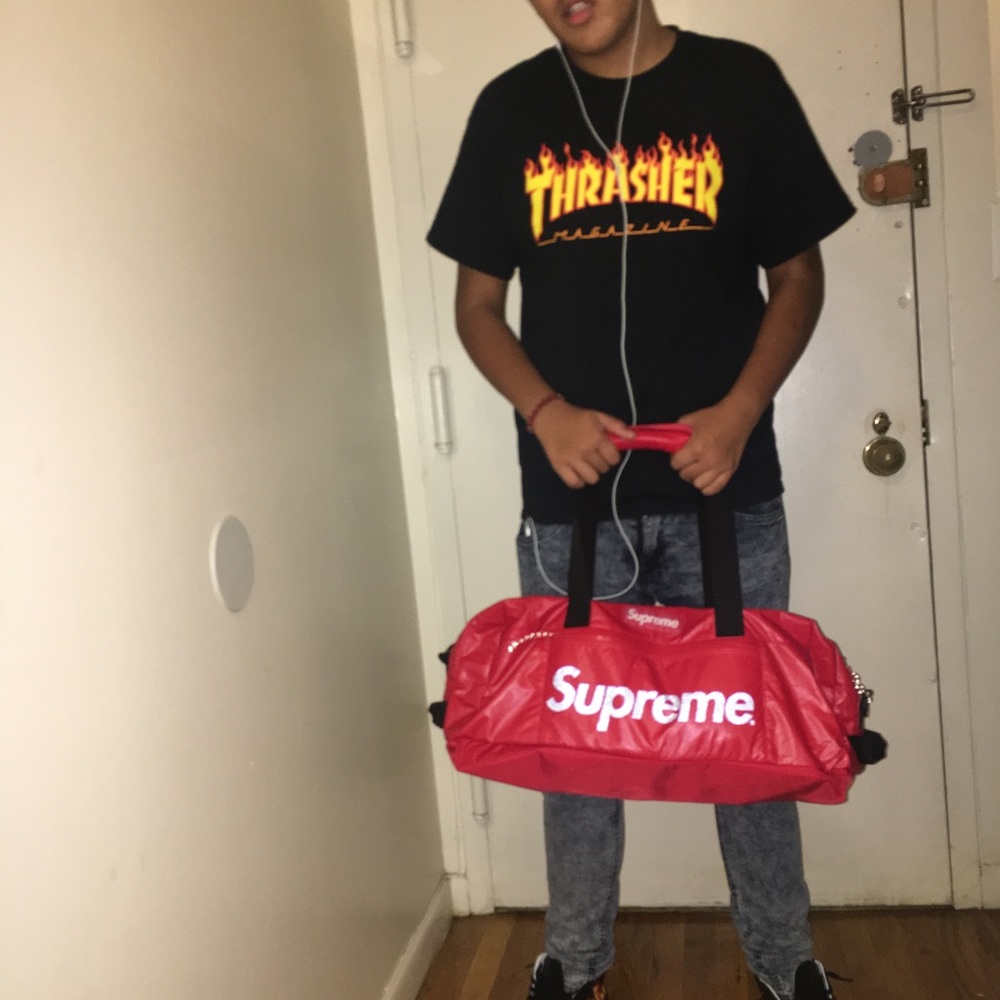 Authentic Supreme Duffle Bag FW17 - Picture 4 of 4