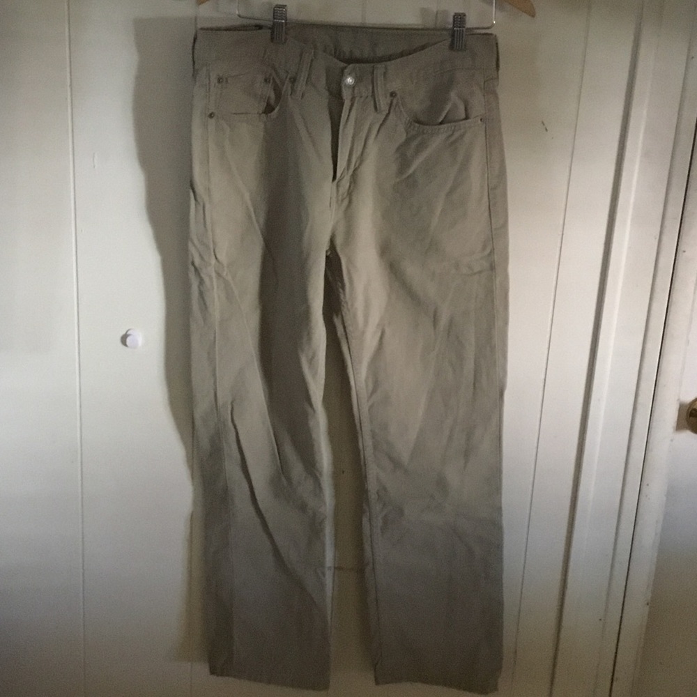 Levi’s 514 Khaki