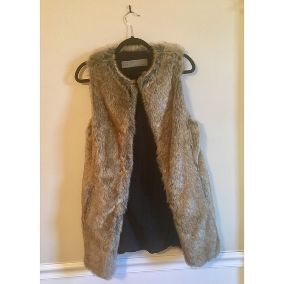 🌟HOST PICK🌟 Brown Faux Fur Vest Sz Medium - Picture 2 of 8