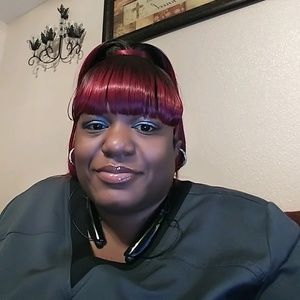 Meet your Posher, Yolanda