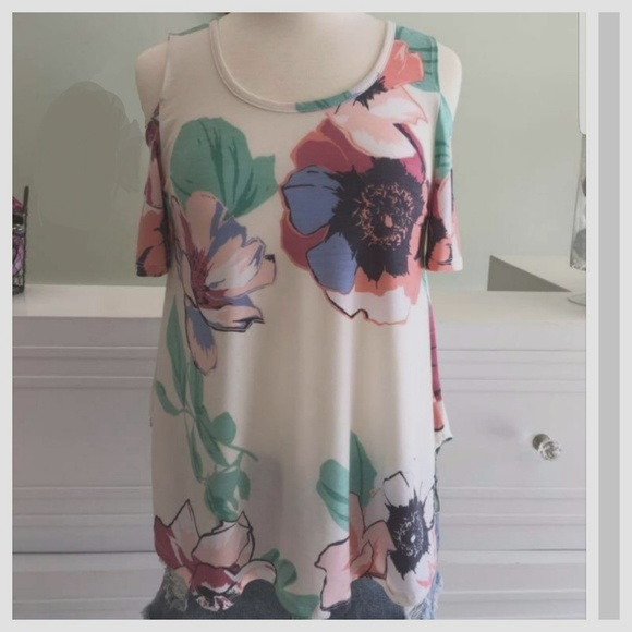 Lime n Chili Boutique Cold Shoulder Top - Picture 3 of 4