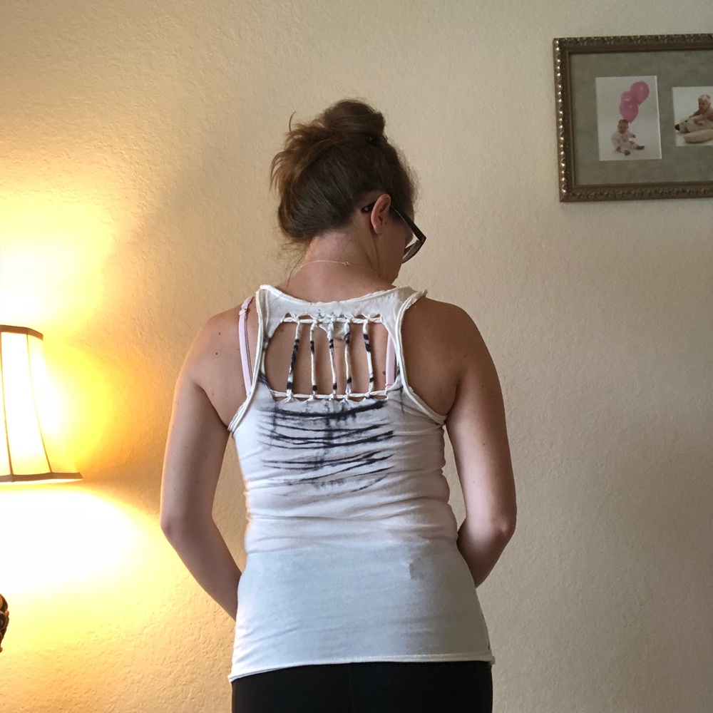 Graphic tank