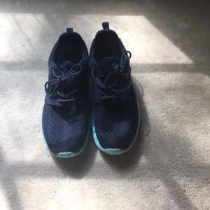 limited edition women’s Nike Roshe