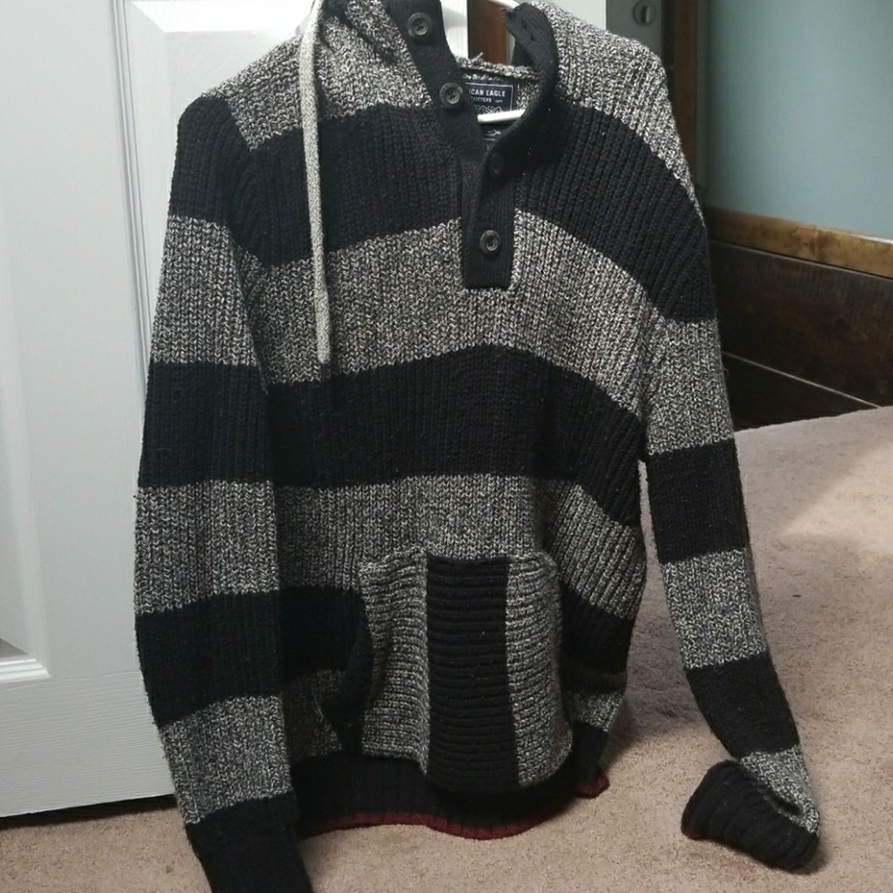 Hooded pullover sweater