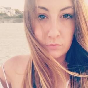 Meet your Posher, Angie