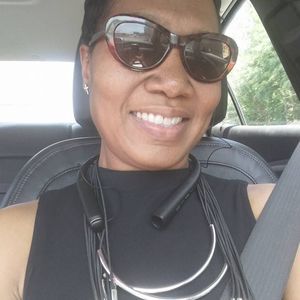 Meet your Posher, Gloria