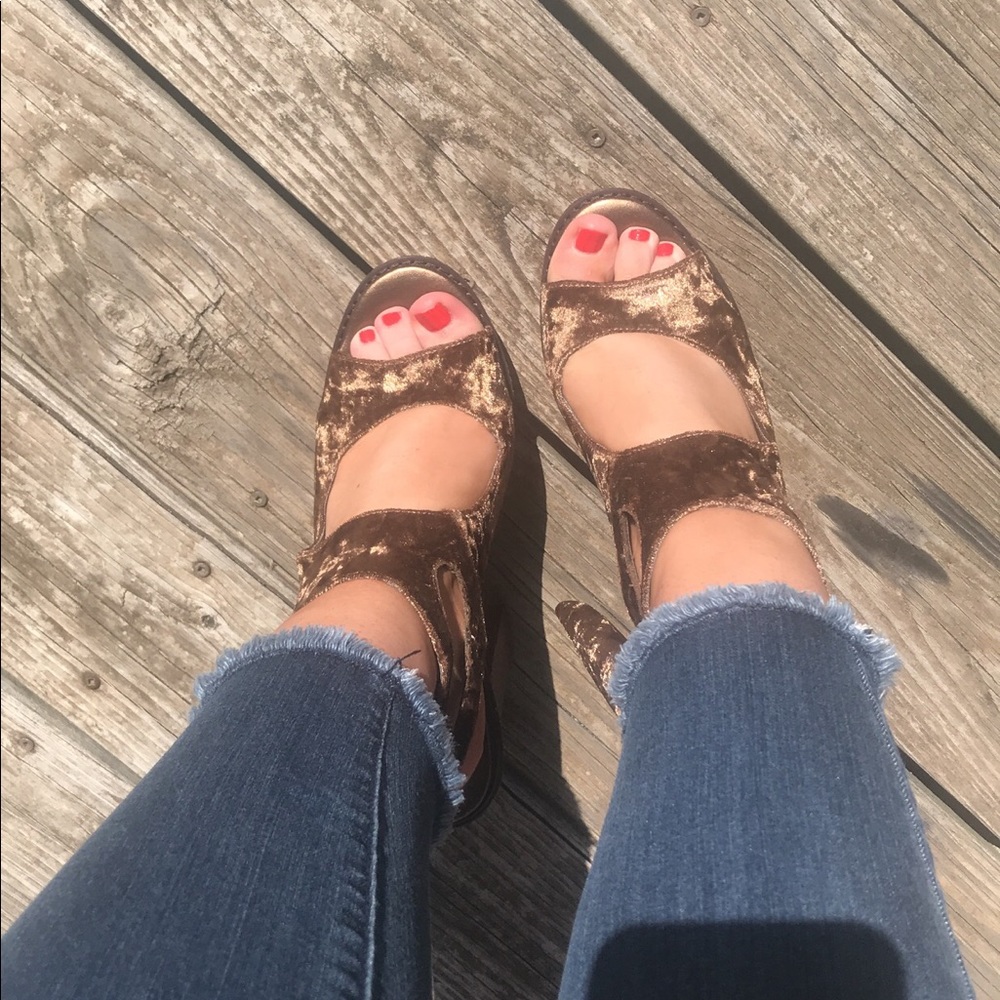 Very Volatile Crushed Velvet Heels BRAND NEW