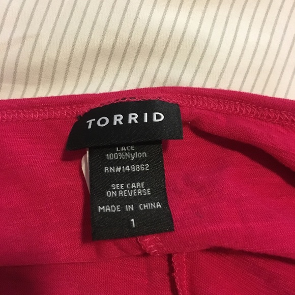 Torrid cold shoulder top - Picture 2 of 4