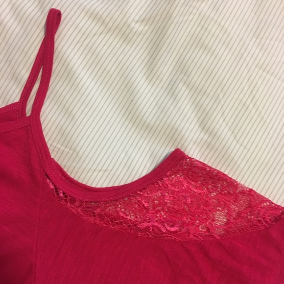 Torrid cold shoulder top - Picture 3 of 4