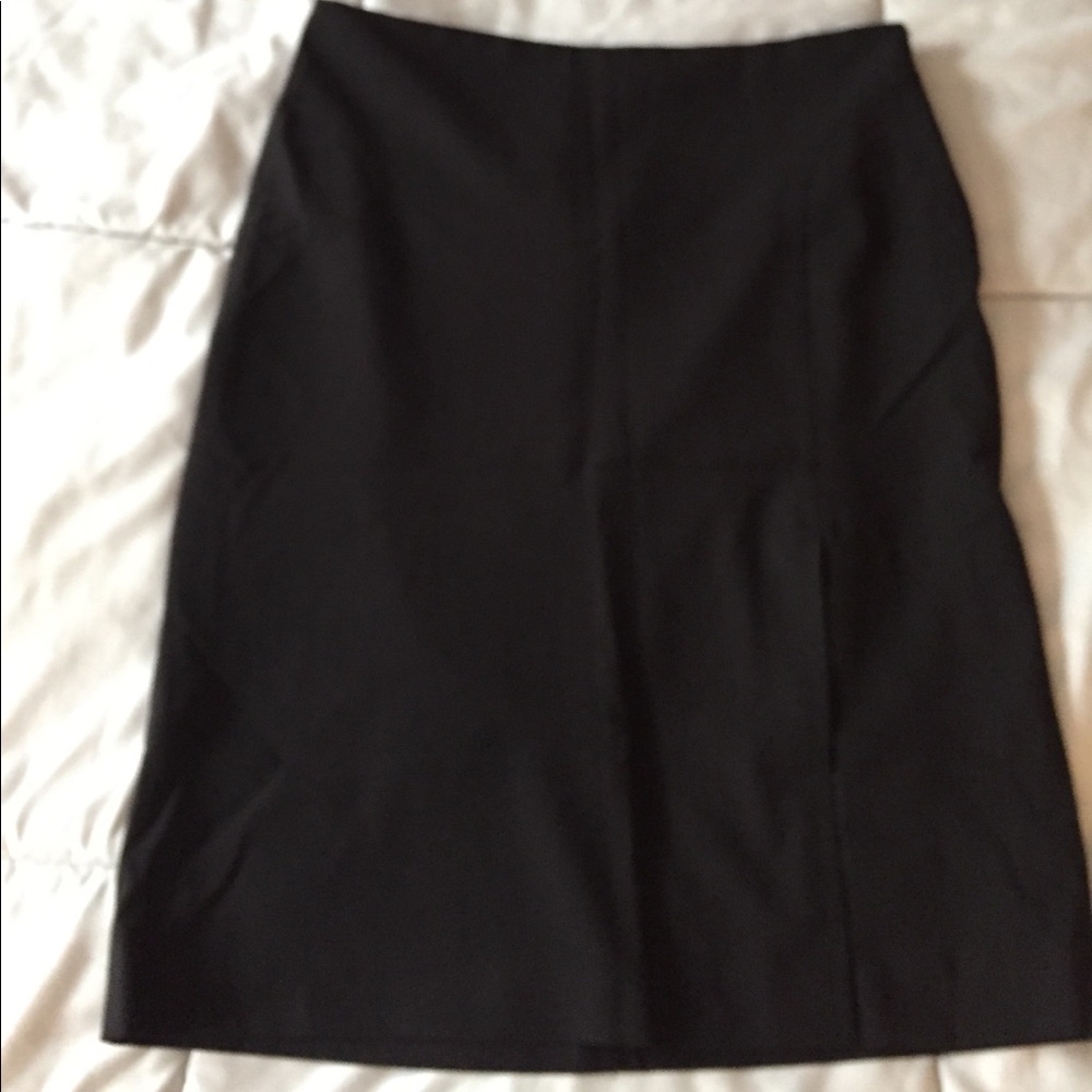 Fitted black pencil skirt