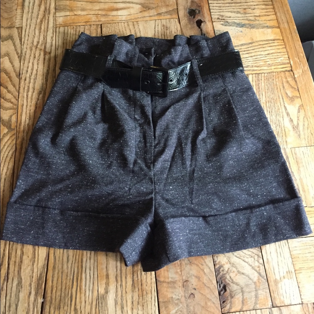 Grey belted high rise winter shorts