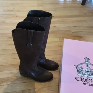 Crown vintage boots size 6M wide calf