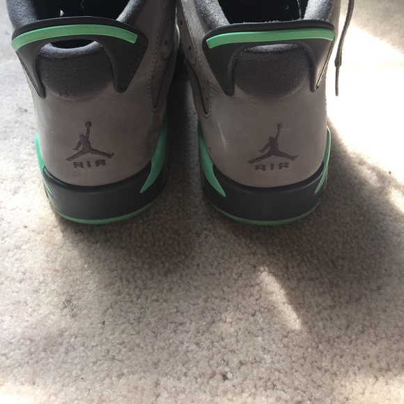 Grey and teal Jordan (forgot the number) - Picture 3 of 4