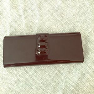 Black clutch