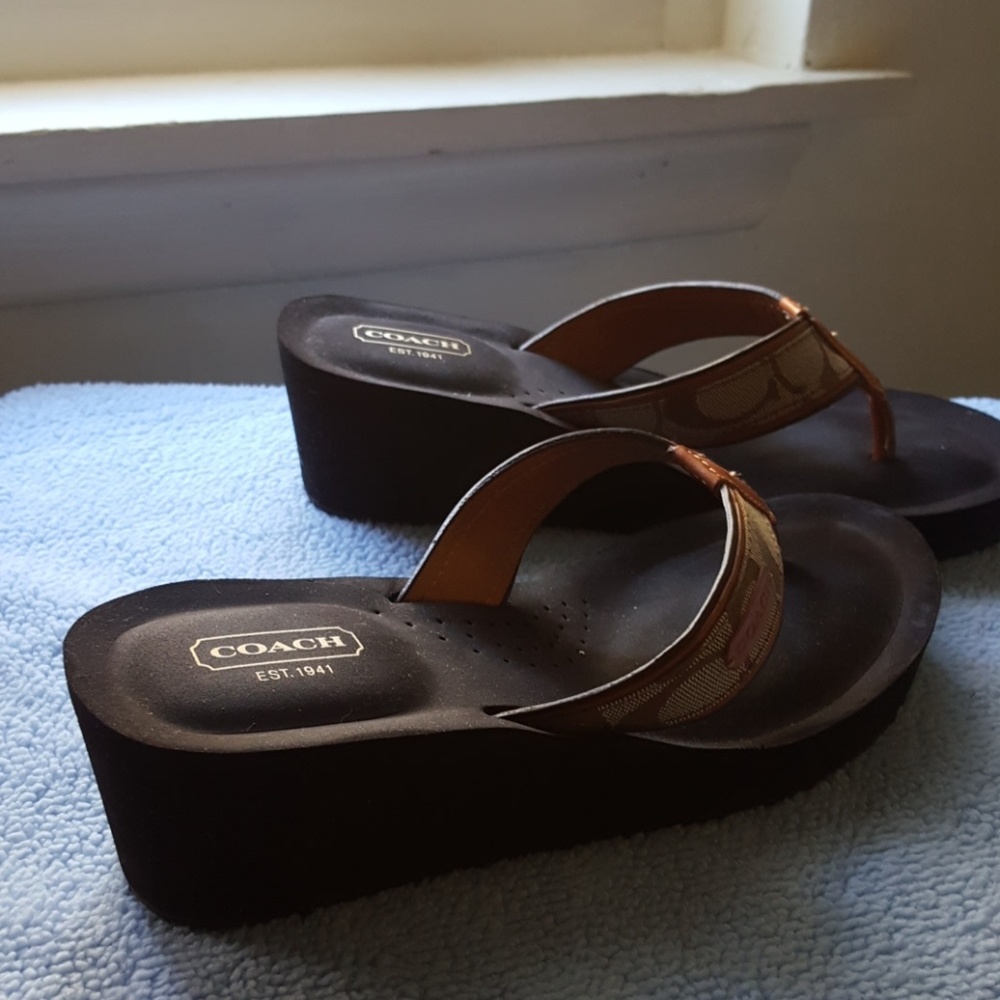 Sandal - Picture 2 of 4