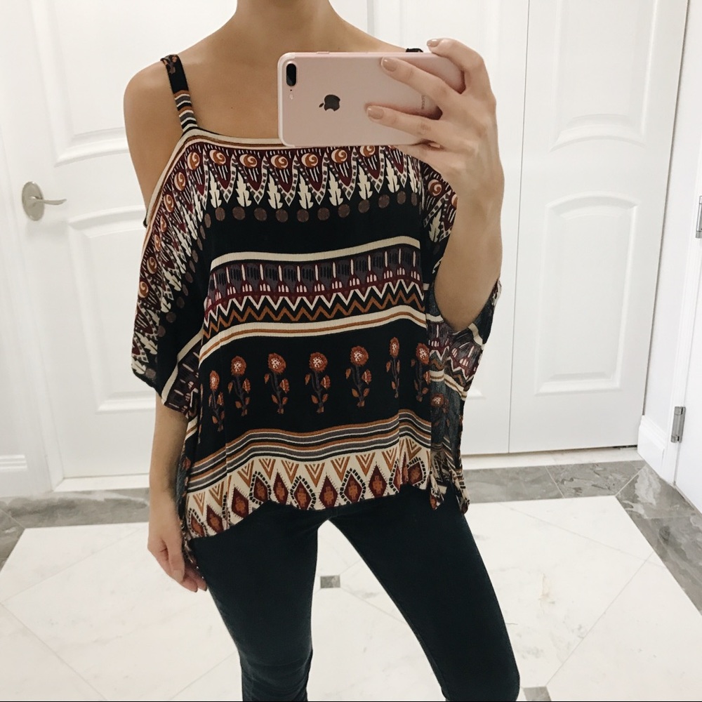 • Printed Top •
