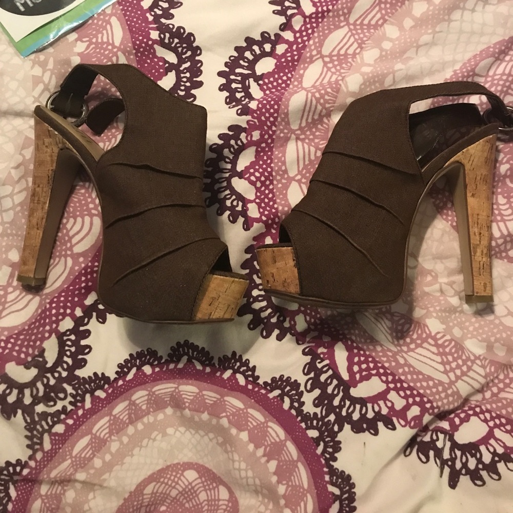 Shi brown heels