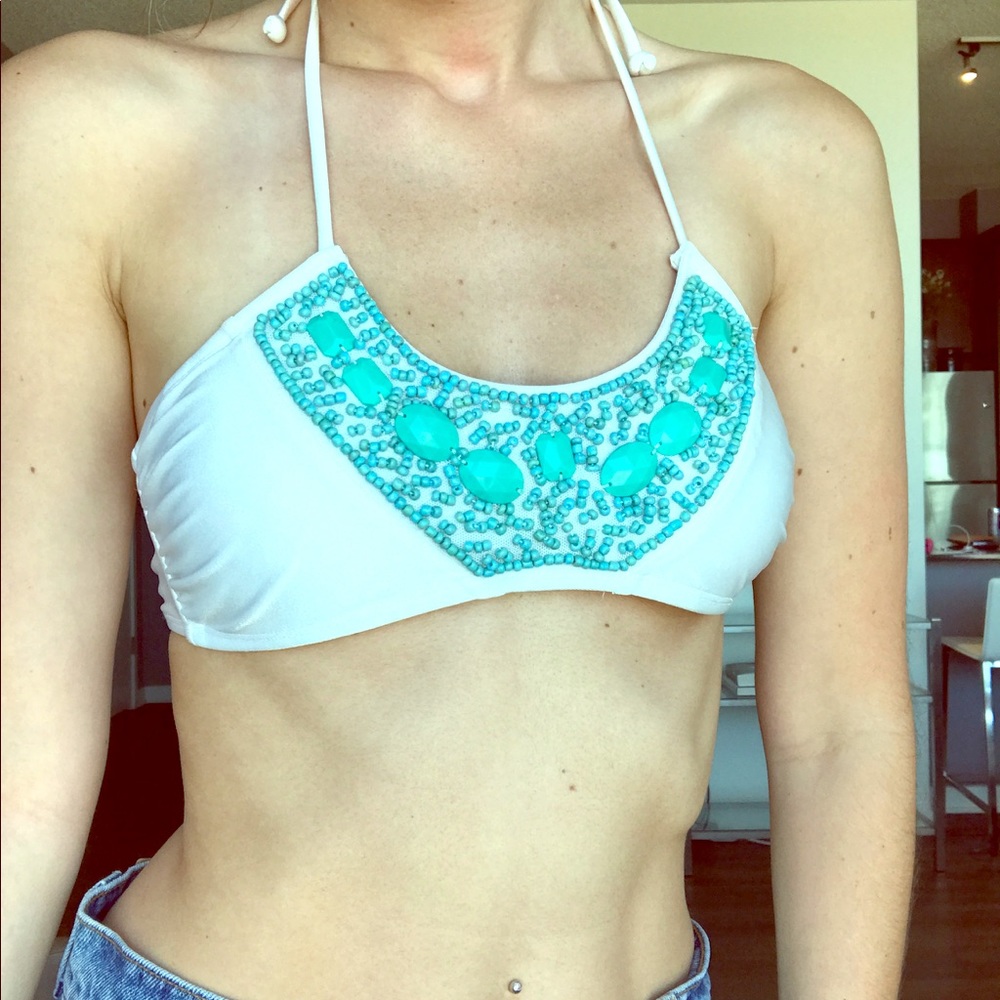 Swimming suit with bottoms included