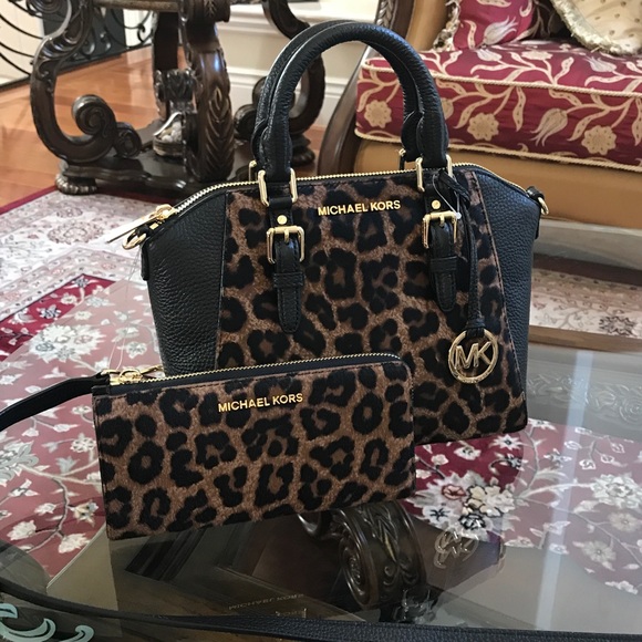 Michael Kors Handbags - NWT Michael kors Cmedium leopard handbag +wallet