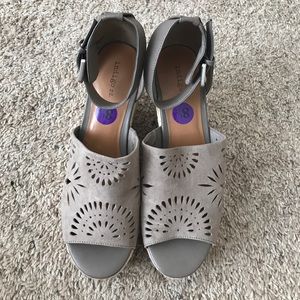 Super cute, brand new, wedges