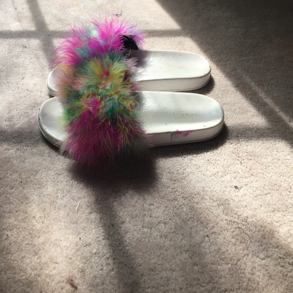 Rainbow fluffy slides - Picture 2 of 3