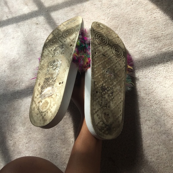 Rainbow fluffy slides - Picture 3 of 3