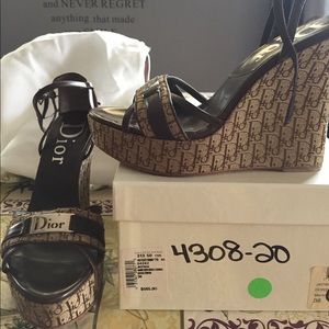 Christian Dior wedge size 6