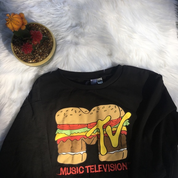 burger sweater