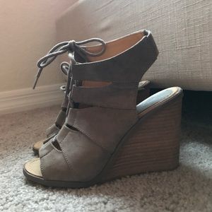 Lace up wedge sandals!