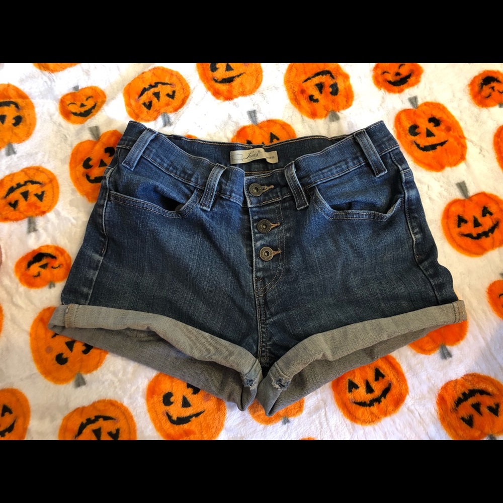 Levi’s denim shorts