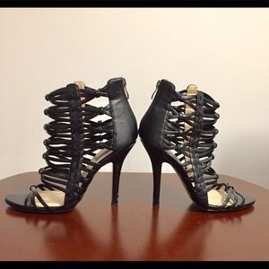 HeartSoul cages sandal