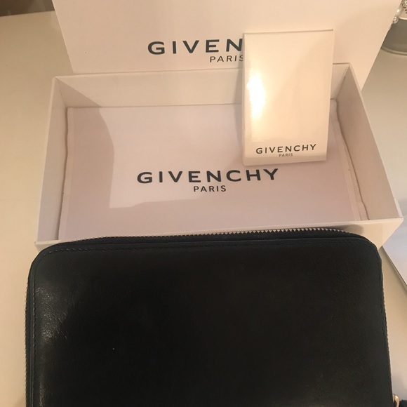GIVENCY Wallet - Picture 3 of 4