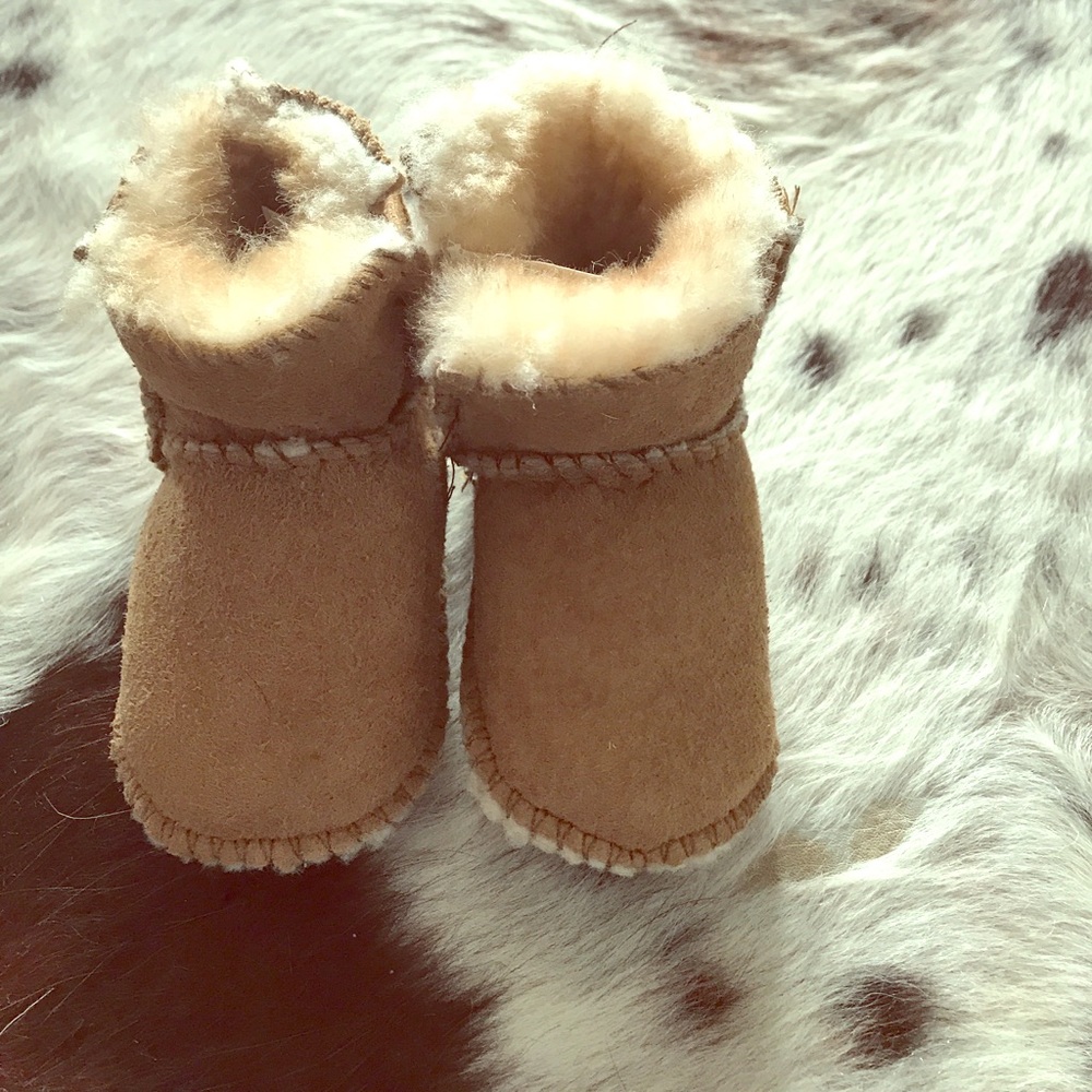 Minnetonka shearling baby booties