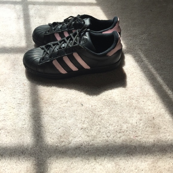 Pink and black adidas superstars - Picture 2 of 4