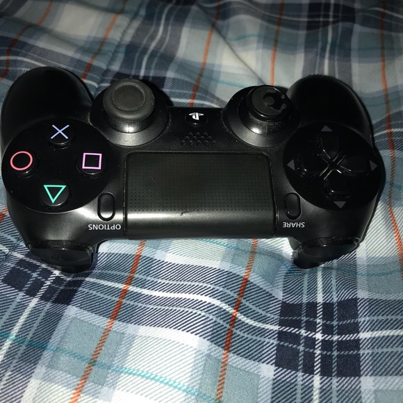 PS4 Controller - Picture 3 of 3