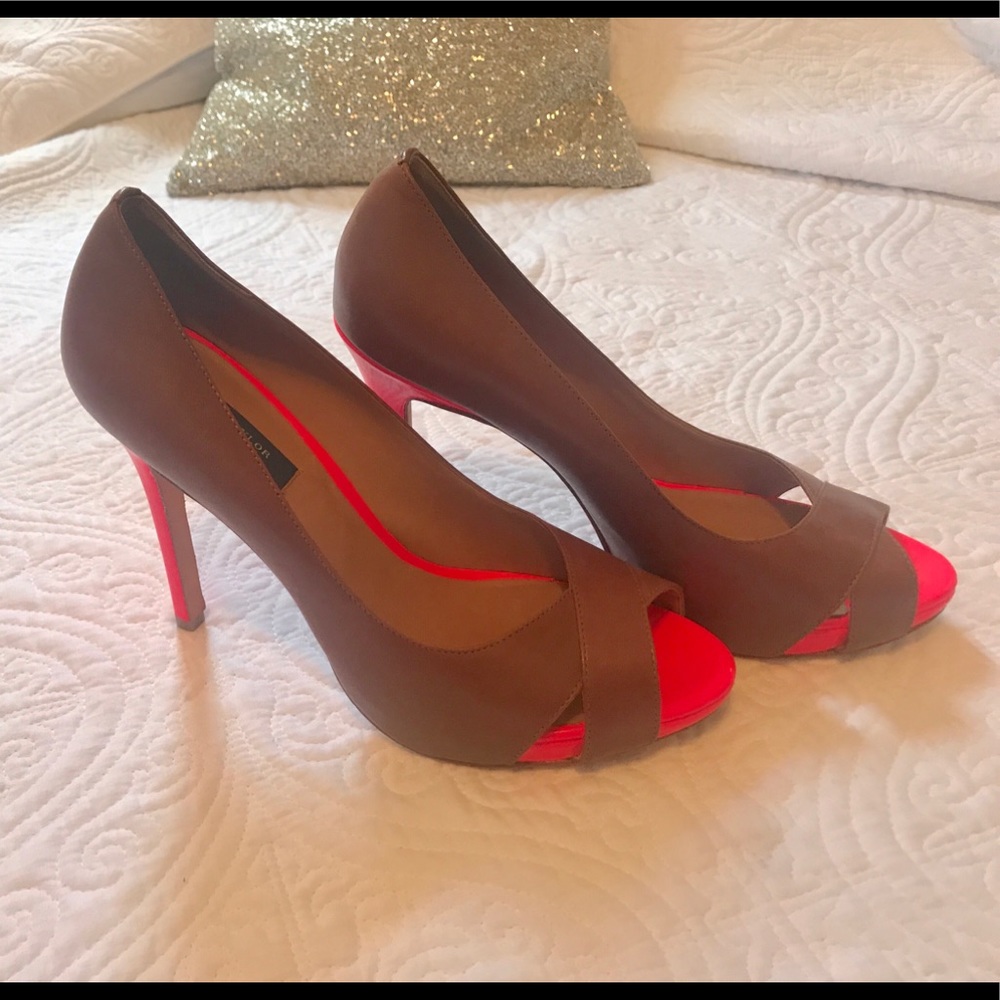 Ann Taylor Tan/Coral Open Toe heels