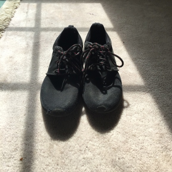 Grey and black roshe run - Picture 3 of 4