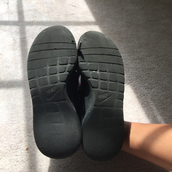 Grey and black roshe run - Picture 4 of 4