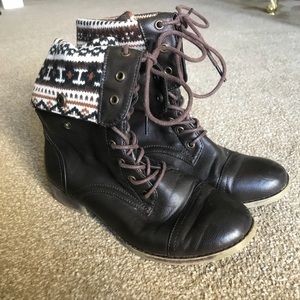 Combat boots