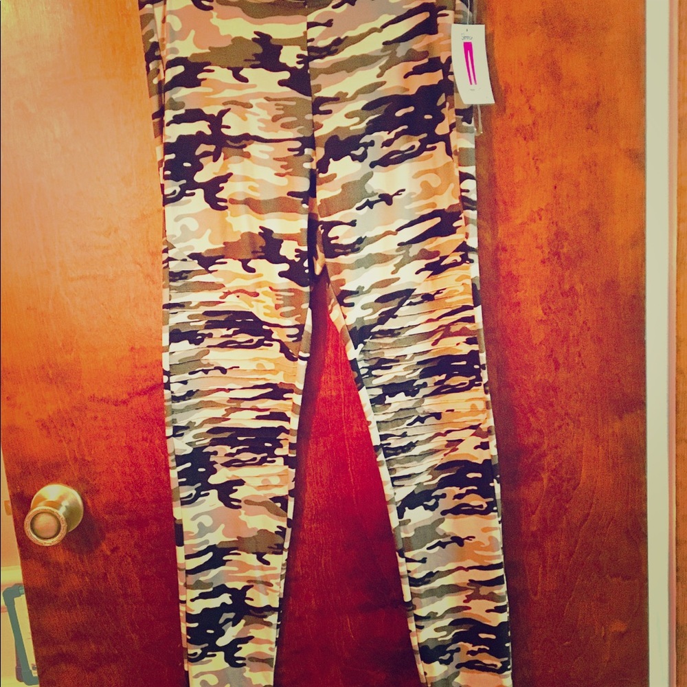 Camo Leggings- L