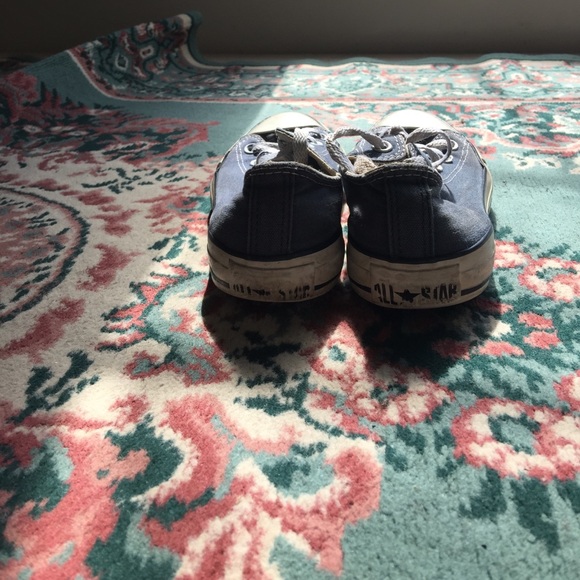 Navy low top converse - Picture 2 of 4