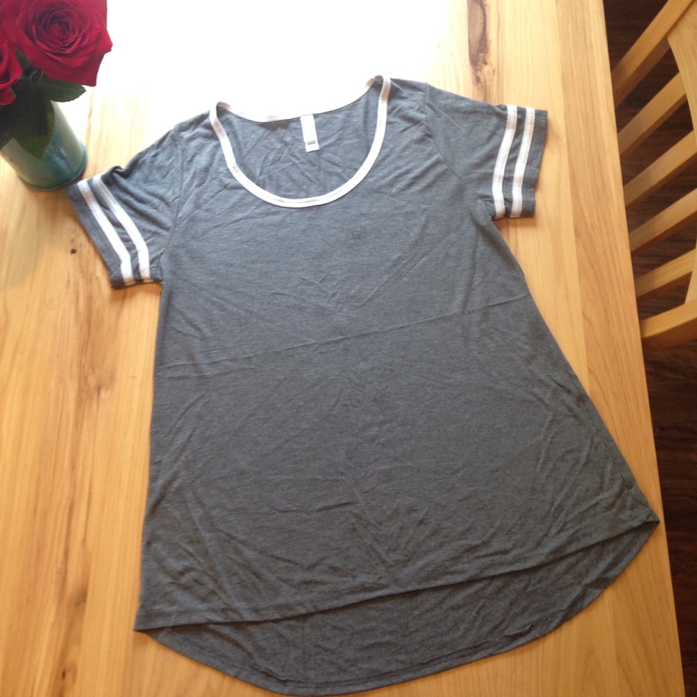 Lularoe T