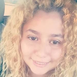 Meet your Posher, Naima