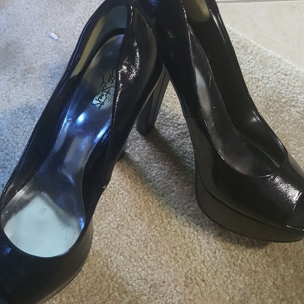 City Streets size 8 black