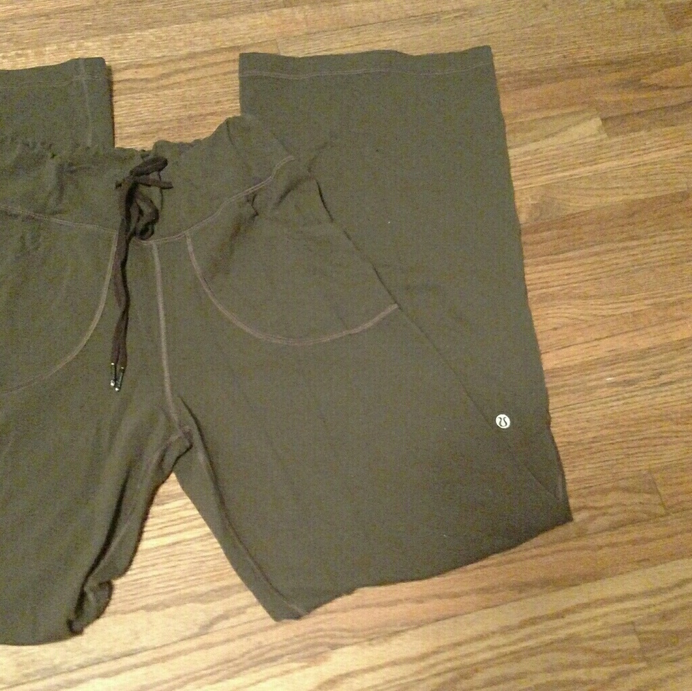 Lululemon Brown Wide Flared Will Pant Size 4.