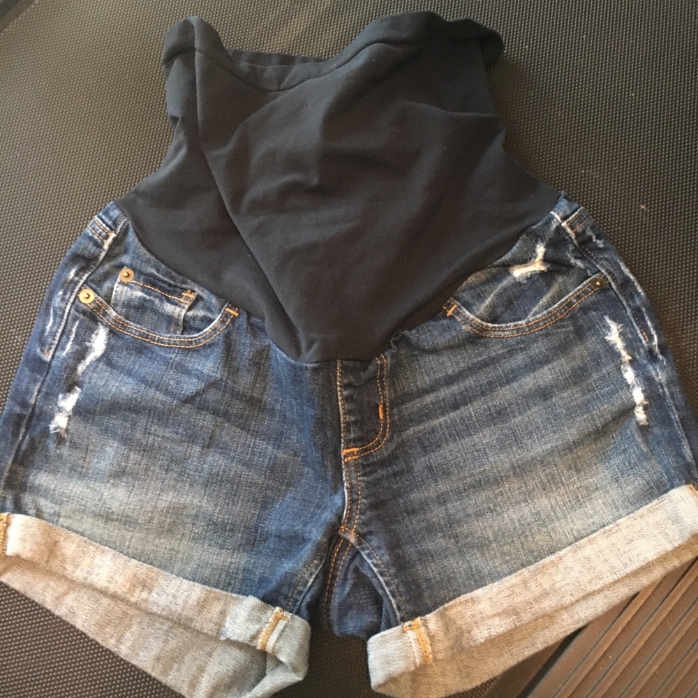 A Pea In the Pod Maternity shorts size small